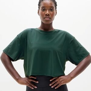 NWT Athleta Ultimate Laser Cut Crop Tee